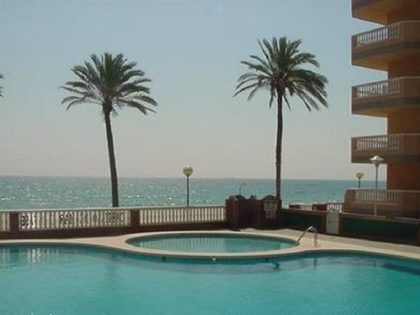 Imagen general del Apartamentos Castillo de Mar. Foto 4