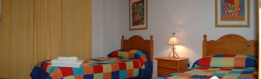 Imagen de la habitación del Apartamentos Castillo de Zalia Conjunto Rural. Foto 9