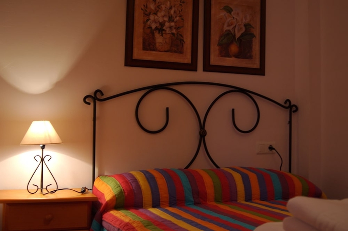 Imagen de la habitación del Apartamentos Castillo de Zalia Conjunto Rural. Foto 12