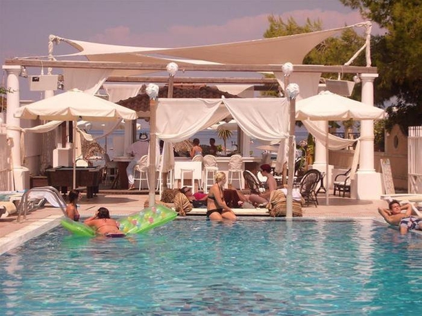 Imagen general del Apartamentos Cavo D' Oro Complex. Foto 7