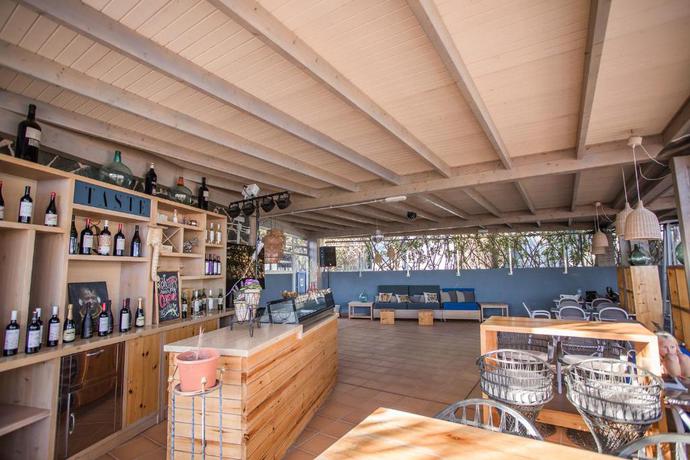 Imagen del bar/restaurante del Apartamentos Caybeach Meloneras. Foto 4