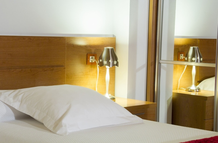 Imagen de la habitación del Apartamentos Ceán Bermúdez. Foto 5