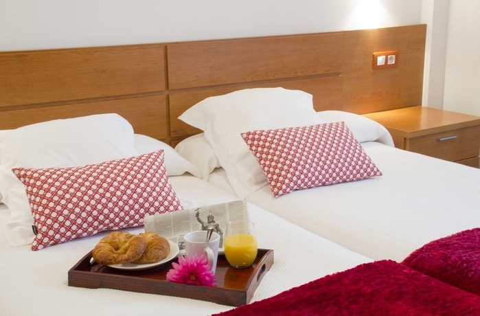 Imagen de la habitación del Apartamentos Ceán Bermúdez. Foto 6