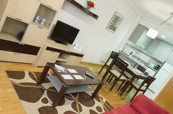 Imagen de la habitación del Apartamentos Ceán Bermúdez. Foto 15