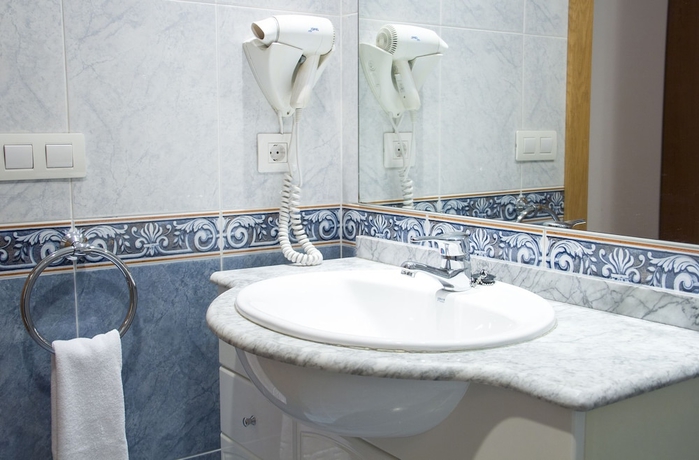 Imagen de la habitación del Apartamentos Ceán Bermúdez. Foto 16