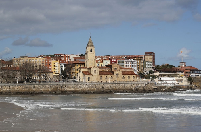 Imagen de los exteriores del Apartamentos Ceán Bermúdez. Foto 17