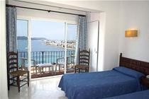 Imagen de la piscina del Apartamentos Cenit, Benidorm Centro. Foto 8