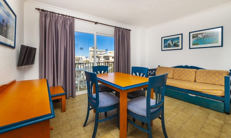 Imagen de la habitación del Apartamentos Charlys. Foto 9