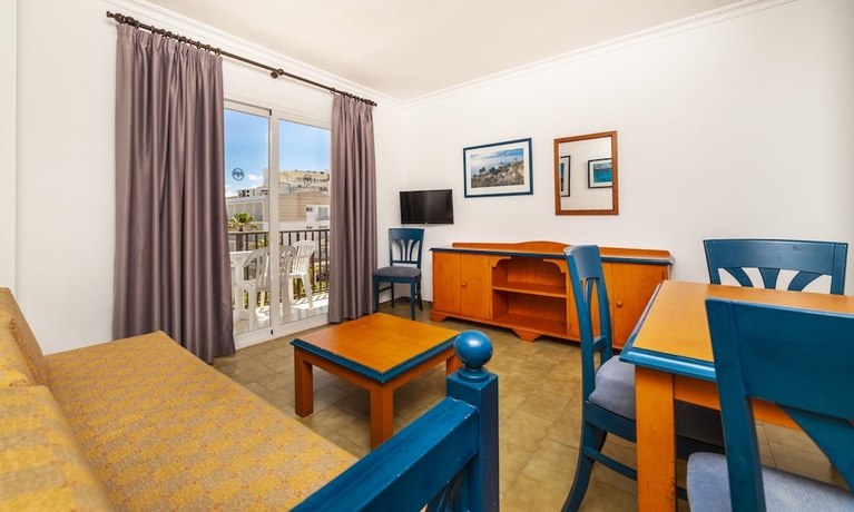 Imagen de la habitación del Apartamentos Charlys. Foto 10