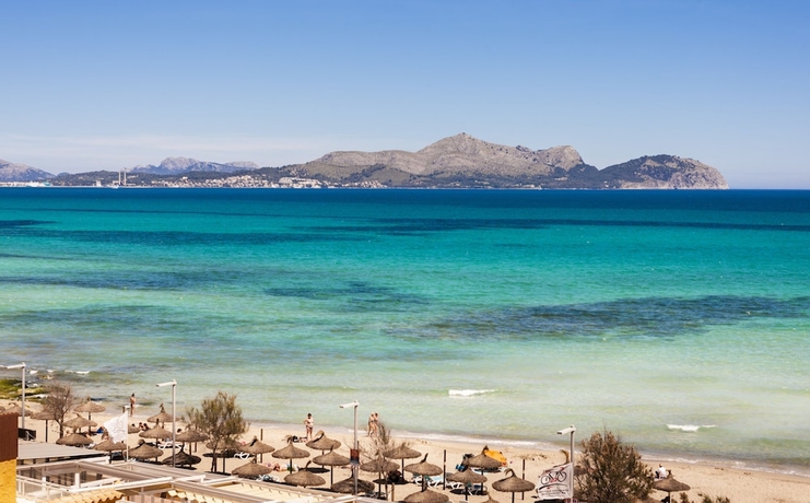 Imagen de los exteriores del Apartamentos Charlys. Foto 14