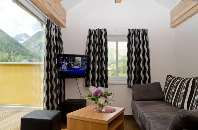 Imagen de la habitación del Apartamentos Chasa Alpetta. Foto 4