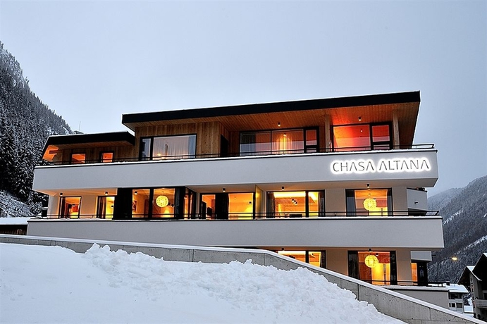 Imagen de los exteriores del Apartamentos Chasa Altana. Foto 9