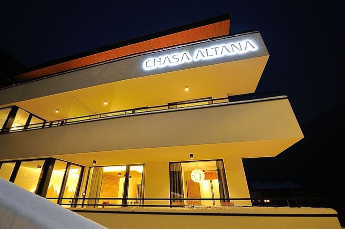 Imagen de los exteriores del Apartamentos Chasa Altana. Foto 10