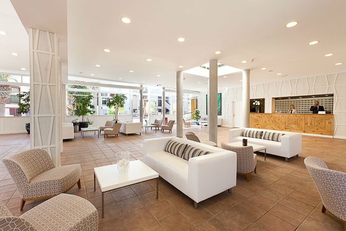 Imagen de los interiores del Apartamentos Checkin Bungalows Atlantida. Foto 20