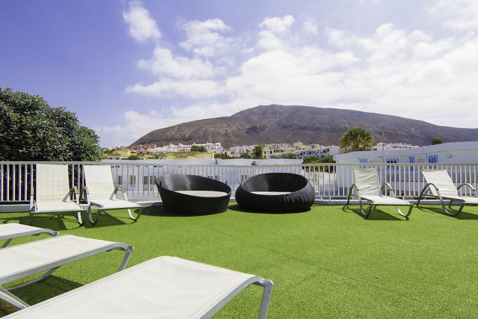 Imagen de los exteriores del Apartamentos Checkin Bungalows Atlantida. Foto 18