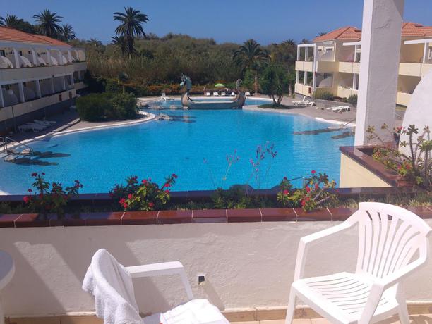 Imagen de la piscina del Apartamentos Checkin Laurisilva. Foto 13