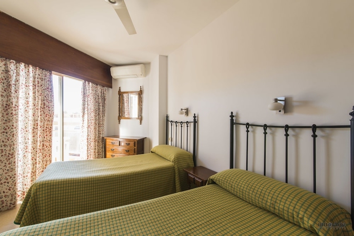 Imagen de la habitación del Apartamentos Chinasol. Foto 14