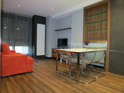 Imagen de la habitación del Apartamentos Clarín, Oviedo. Foto 3