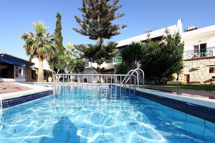 Imagen de la piscina del Apartamentos Classic Apartments. Foto 13