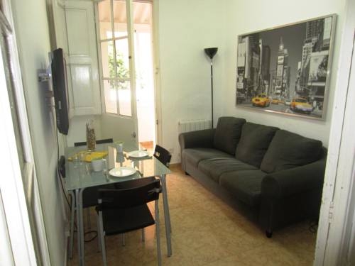 Imagen general del Apartamentos Clot-sant Marti. Foto 4