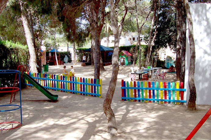 Imagen de los exteriores del Apartamentos Club Cala Azul. Foto 7