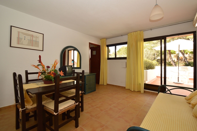 Imagen de los interiores del Apartamentos Club Cala Azul. Foto 11