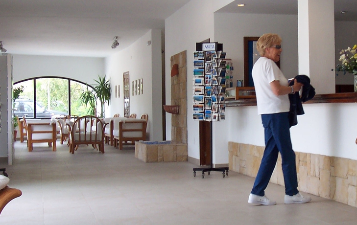 Imagen de los interiores del Apartamentos Club Cala Azul. Foto 13