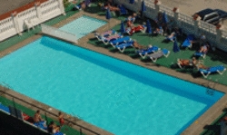 Imagen de la piscina del Apartamentos Club Martinique. Foto 9