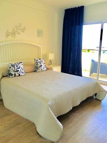 Imagen de la habitación del Apartamentos Club Playa Flores. Foto 8