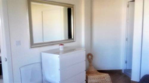Imagen de la habitación del Apartamentos Club Playa Flores. Foto 10