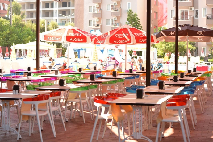 Imagen del bar/restaurante del Apartamentos Club Sidar. Foto 3