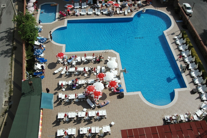 Imagen de la piscina del Apartamentos Club Sidar. Foto 15