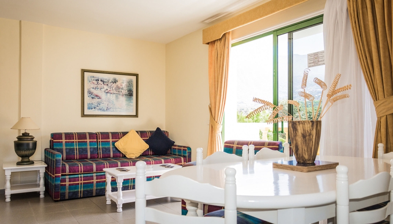 Imagen de la habitación del Apartamentos Club Tarahal. Foto 5