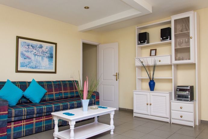 Imagen de los interiores del Apartamentos Club Tarahal. Foto 14