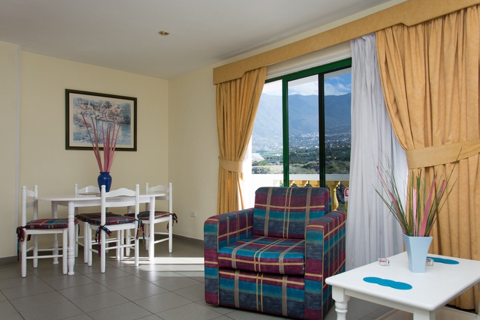 Imagen de los interiores del Apartamentos Club Tarahal. Foto 15