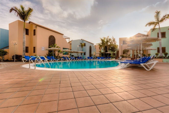 Imagen de la piscina del Apartamentos Club Vista Serena. Foto 14