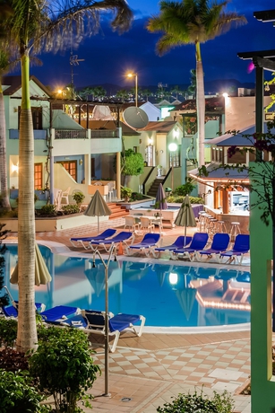 Imagen de la piscina del Apartamentos Club Vista Serena. Foto 16