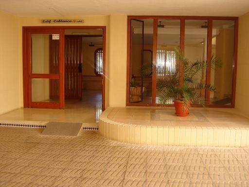 Imagen de los exteriores del Apartamentos Coblanca 8. Foto 8