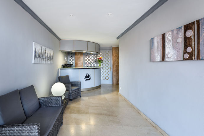 Imagen de los interiores del Apartamentos Colón Playa. Foto 15