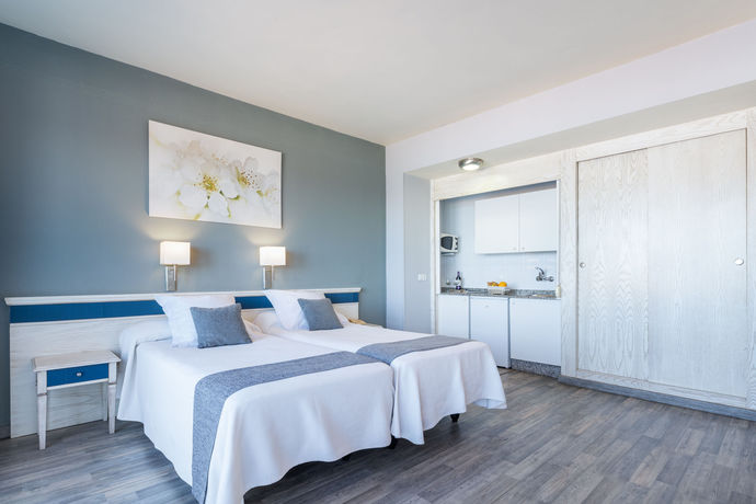 Imagen de la habitación del Apartamentos Colón Playa. Foto 8