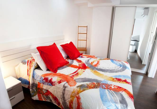 Imagen de la habitación del Apartamentos Color Suites Alicante. Foto 7