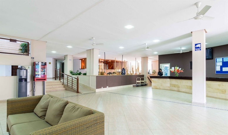 Imagen de los interiores del Apartamentos Complejo Eurhostal. Foto 9