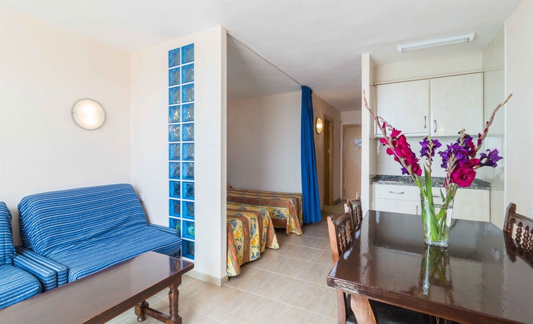 Imagen de la habitación del Apartamentos Complejo Eurhostal. Foto 3