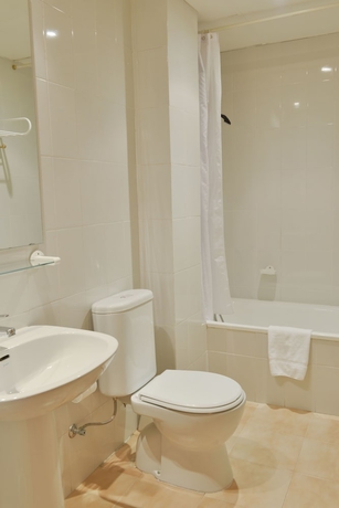 Imagen de la habitación del Apartamentos Comte d'Empuries. Foto 13