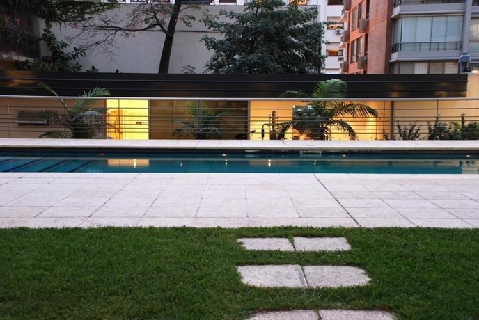 Imagen de la piscina del Apartamentos Concord Callao By Recoleta Apartments. Foto 12