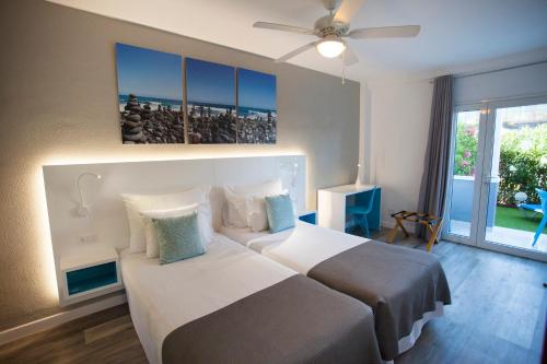 Imagen general del Apartamentos Coral Compostela Beach Golf. Foto 2