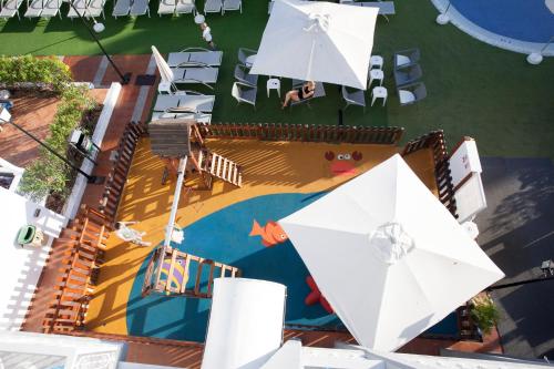 Imagen general del Apartamentos Coral Compostela Beach Golf. Foto 6