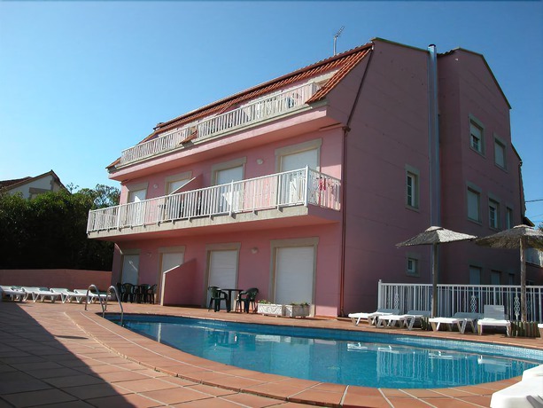 Imagen de la piscina del Apartamentos Coral do Mar I. Foto 13