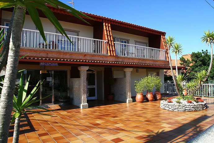 Imagen de los exteriores del Apartamentos Coral do Mar I. Foto 10