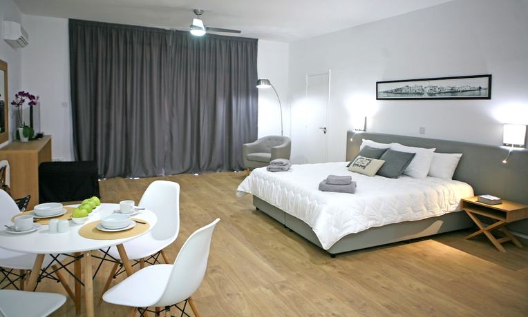 Imagen de la habitación del Apartamentos Corina Suites. Foto 2